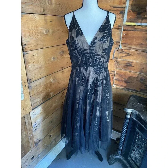 Dress The Population Women’s L Courtney Black Nude Sleeveless Lined Formal